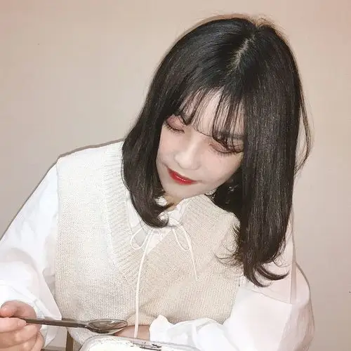 02mp@Laura